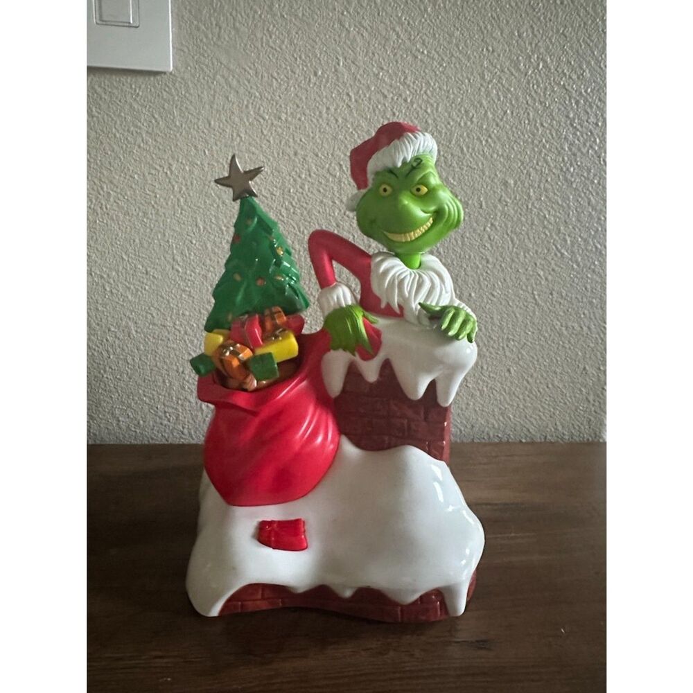 Universal The Grinch Stole Christmas Grinchamatronic Interactive Coin Bank
